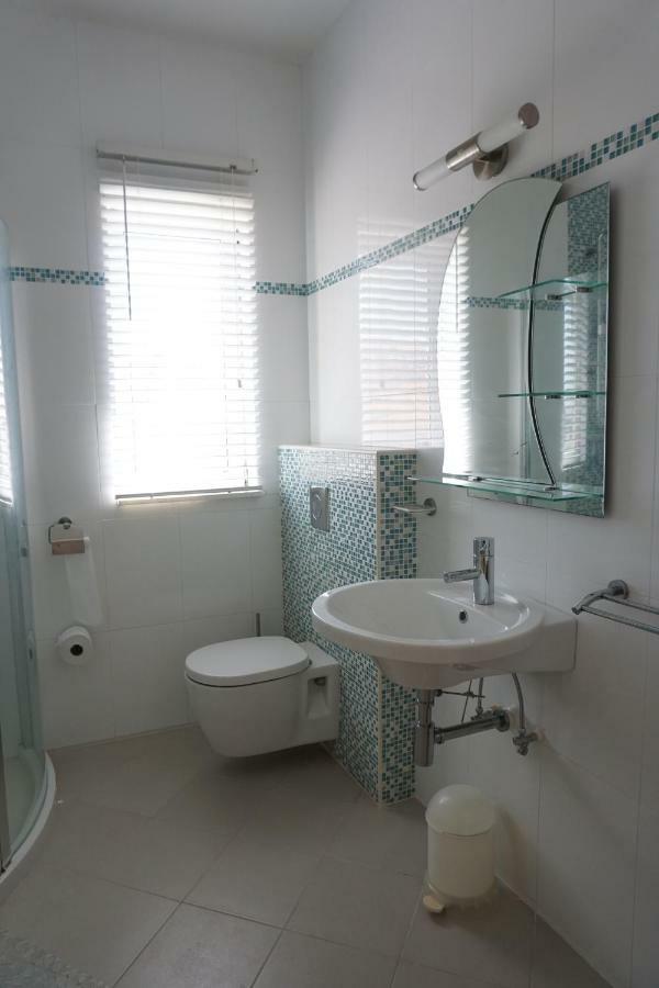Self Contained Apartment With Private Kitchen Higher Heights, Barbados Christ Church Exteriér fotografie