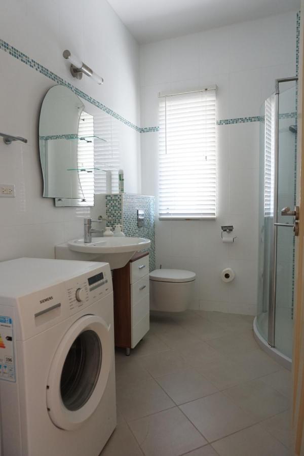 Self Contained Apartment With Private Kitchen Higher Heights, Barbados Christ Church Exteriér fotografie